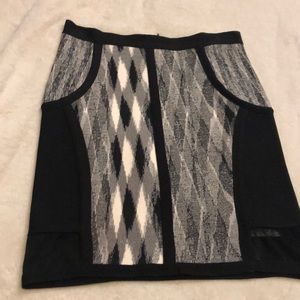 Black and white Bebe pencil skirt